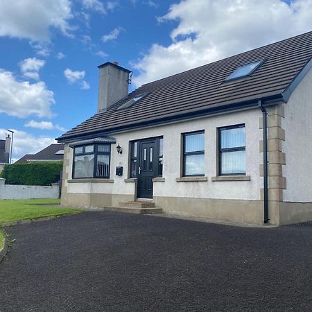 Holiday Home In Ballycastle - Fainne Na Cairde 外观 照片
