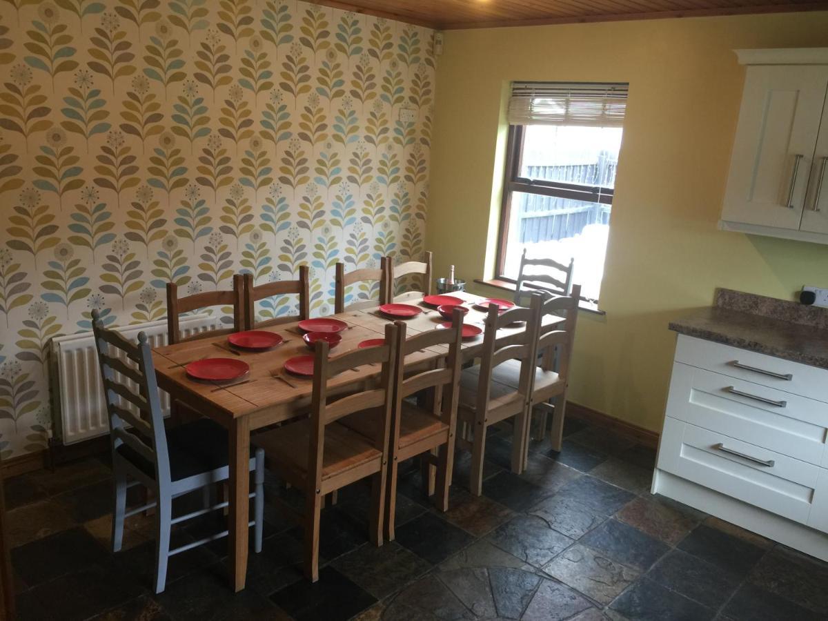 Holiday Home In Ballycastle - Fainne Na Cairde 外观 照片